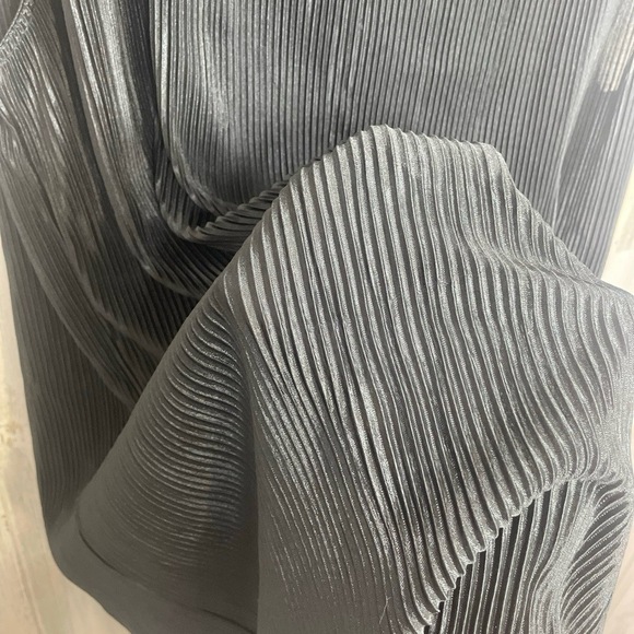 Chico's Travelers Womens Size 3 Black Micro Pleat Assymetrical Tunic Elegant NWT - Picture 2 of 6